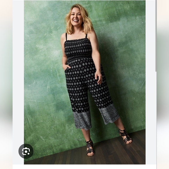Torrid Super soft romper, black & white smocked Jumpsuit plus Size 1x - Picture 2 of 10